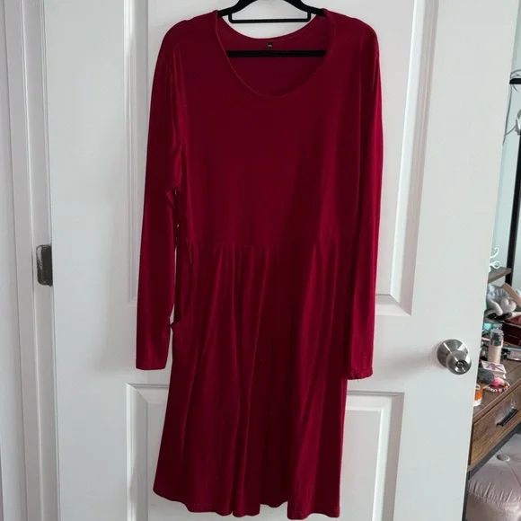 Elegant Burgundy Long Sleeve Dress - Picture 3 of 6